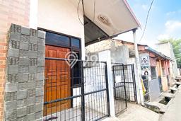 Kost Dijual di Cibubur dengan 5 KT dan Luas 120m2 Kost Dijual di Cibubur dengan 5 KT dan Luas 120m2