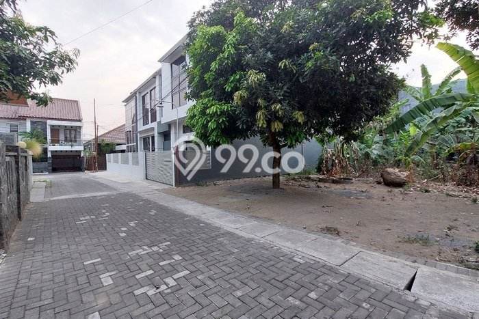 Lahan untuk Dijual di Depok Sleman Luas 353m2 Lahan untuk Dijual di Depok Sleman Luas 353m2
