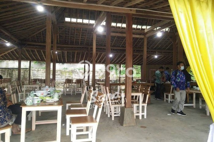 Unit Komersial Dijual di Karangmojo Gunung Kidul 400m2 Unit Komersial Dijual di Karangmojo Gunung Kidul 400m2