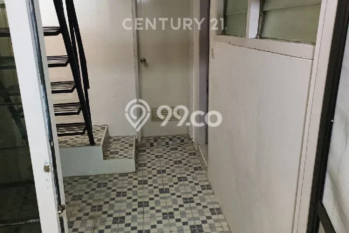 Disewakan! Rumah 2 Kamar Tidur &
2 Kamar Mandi di Pulomas, Jakarta Timur Disewakan! Rumah 2 Kamar Tidur &
2 Kamar Mandi di Pulomas, Jakarta Timur