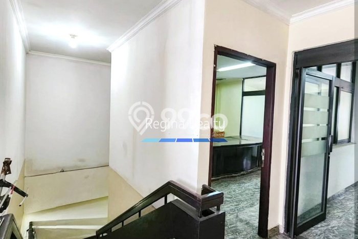 Unit Ruko Dijual di Jakarta Selatan LT 108m2 & LB 210m2 Unit Ruko Dijual di Jakarta Selatan LT 108m2 & LB 210m2