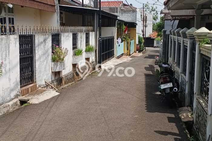 Rumah Luas Asri 2 KT Siap Pakai di Pondok Kelapa Jakarta Timur Rumah Luas Asri 2 KT Siap Pakai di Pondok Kelapa Jakarta Timur