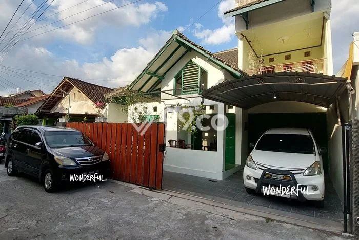 For Sale Rumah 5 Kamar Lokasi Ideal Nyaman dan Strategis di Depok For Sale Rumah 5 Kamar Lokasi Ideal Nyaman dan Strategis di Depok