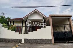 Rumah Modern Cantik 5 Kamar Siap Huni di Ngaglik Rumah Modern Cantik 5 Kamar Siap Huni di Ngaglik