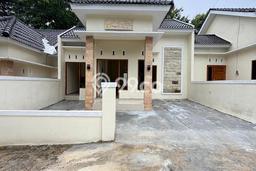 Rumah Sederhana Dijual di Moyudan 2 Kamar dengan Luas Tanah 101m2 Rumah Sederhana Dijual di Moyudan 2 Kamar dengan Luas Tanah 101m2