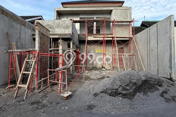 Dijual Rumah 5 Kamar Lokasi Ideal Bagus dan Strategis di Kalasan Dijual Rumah 5 Kamar Lokasi Ideal Bagus dan Strategis di Kalasan