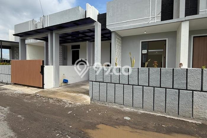 Dijual Rumah Strategis Bagus Punya 2 KT di Berbah Sleman SHM Dijual Rumah Strategis Bagus Punya 2 KT di Berbah Sleman SHM