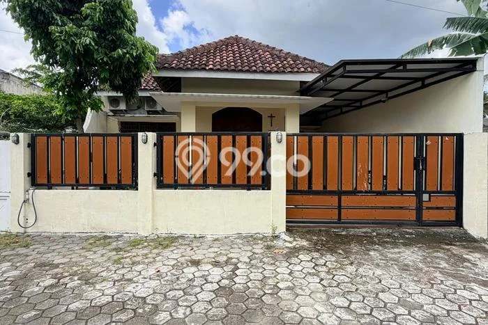 Dijual Cepat Rumah Favorit Siap Huni LB 200m2 di Berbah, Sleman Dijual Cepat Rumah Favorit Siap Huni LB 200m2 di Berbah, Sleman