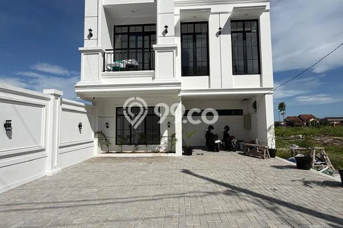 Dijual Kost Strategis di Depok, Sleman 0 KT, 35 KM, Luas Bangunan 790m2 Dijual Kost Strategis di Depok, Sleman 0 KT, 35 KM, Luas Bangunan 790m2