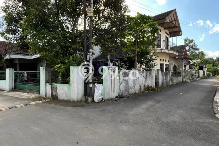 Dijual Cepat Rumah Favorit Siap Huni LB 200m2 di Depok, Sleman Dijual Cepat Rumah Favorit Siap Huni LB 200m2 di Depok, Sleman