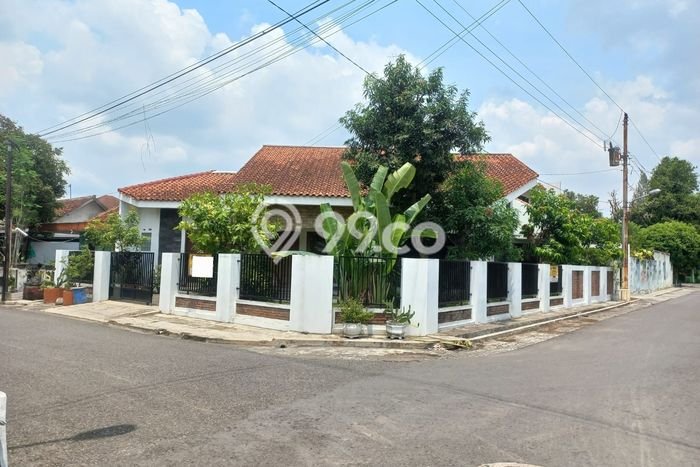 For Sale Rumah Mewah Exclusive di Gondokusuman, Yogyakarta For Sale Rumah Mewah Exclusive di Gondokusuman, Yogyakarta
