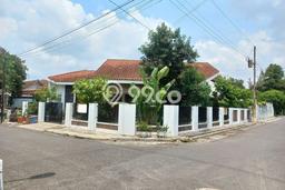 For Sale Rumah Mewah Exclusive di Gondokusuman, Yogyakarta For Sale Rumah Mewah Exclusive di Gondokusuman, Yogyakarta