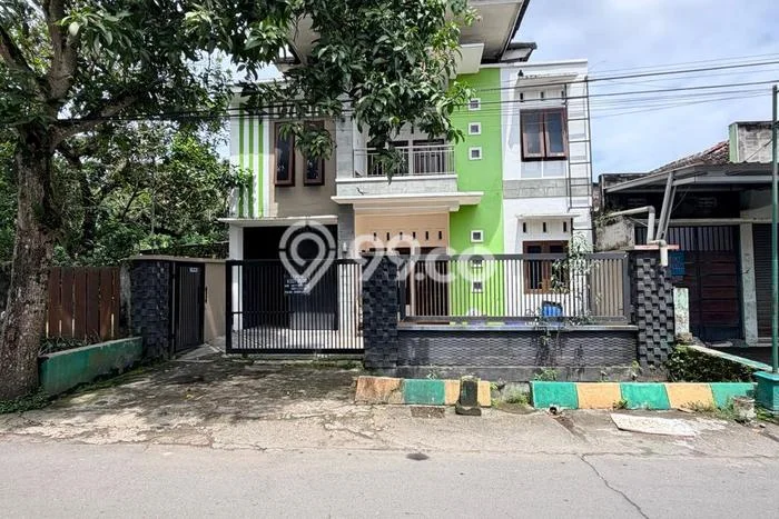 Dijual Segera Kost 25 Kamar, 15 Kamar Mandi di Banguntapan, Bantul, Luas 400m2 Dijual Segera Kost 25 Kamar, 15 Kamar Mandi di Banguntapan, Bantul, Luas 400m2