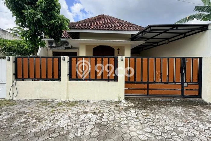 Dijual Cepat Rumah Favorit Siap Huni LB 200m2 di Berbah, Sleman Dijual Cepat Rumah Favorit Siap Huni LB 200m2 di Berbah, Sleman