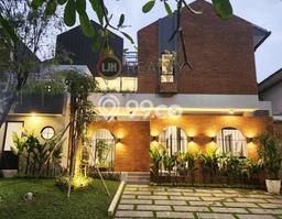 Jual Rumah Luas Megah Dengan View Eksklusif di BSD City, Tangerang Jual Rumah Luas Megah Dengan View Eksklusif di BSD City, Tangerang