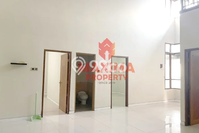 PRIME PROPERTY! Rumah area Kedungmundu, 2 KM, Lingkungan Elite, LT 167m² Bangunan 167m² PRIME PROPERTY! Rumah area Kedungmundu, 2 KM, Lingkungan Elite, LT 167m² Bangunan 167m²