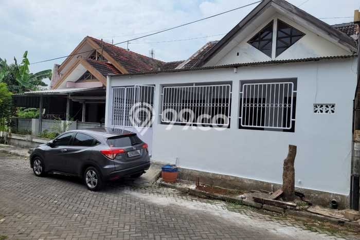 Hunian Cantik Modern Lb 144m2 di Pedurungan, Semarang Hunian Cantik Modern Lb 144m2 di Pedurungan, Semarang