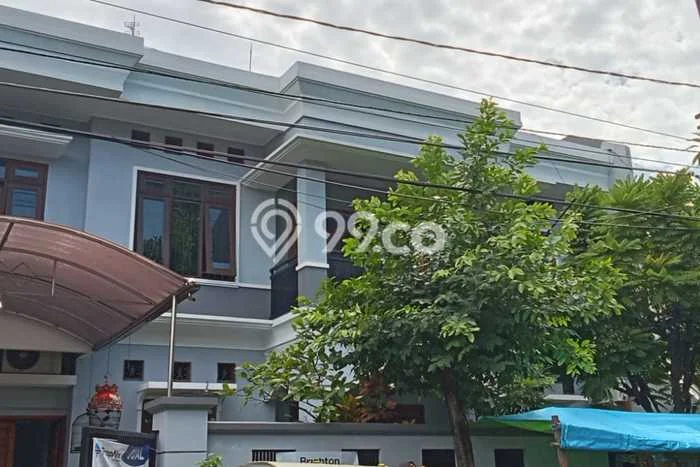 Dijual Rumah Luas Elegan Dengan View Cantik di Manyar, Surabaya Dijual Rumah Luas Elegan Dengan View Cantik di Manyar, Surabaya