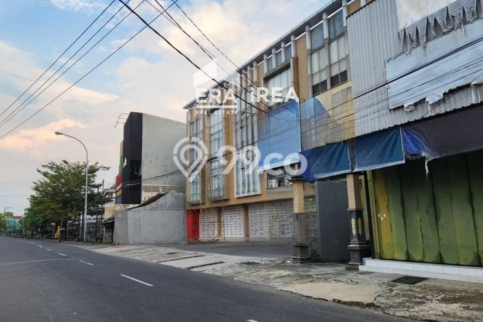 Ruko paling strategis disewakan di Banjarsari Solo Ruko paling strategis disewakan di Banjarsari Solo