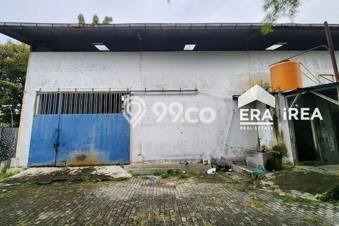 Gudang Komersial Disewakan di Jebres Surakarta Luas 250m2 Gudang Komersial Disewakan di Jebres Surakarta Luas 250m2