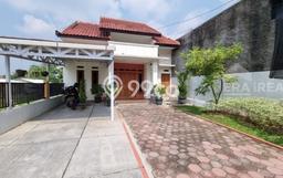 Dijual Cepat Rumah Bagus Siap Huni LB 180m2 di Gondangrejo, Karanganyar Dijual Cepat Rumah Bagus Siap Huni LB 180m2 di Gondangrejo, Karanganyar