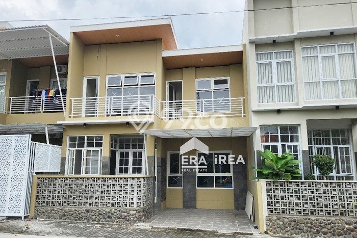 Jual Rumah Favorit Siap Huni LB 150m2 di Jebres, Surakarta Jual Rumah Favorit Siap Huni LB 150m2 di Jebres, Surakarta