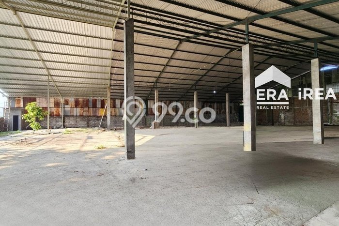 Gudang disewakan di Karanganyar Solo dengan luas bangunan 1200m2 Gudang disewakan di Karanganyar Solo dengan luas bangunan 1200m2