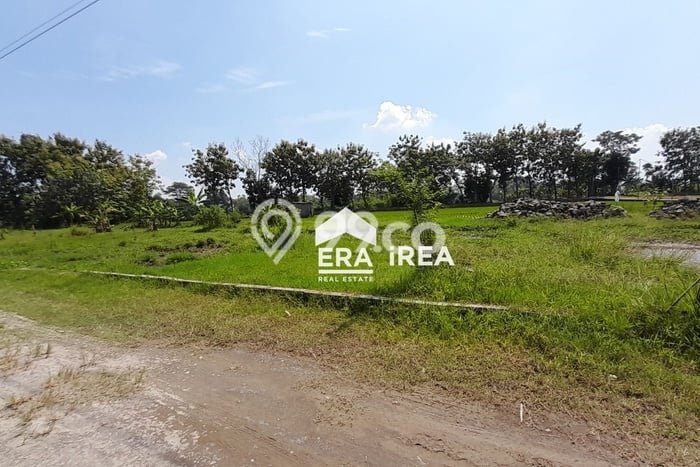Tanah Kosong Dijual di Karanganyar dengan Area 110m2 Tanah Kosong Dijual di Karanganyar dengan Area 110m2