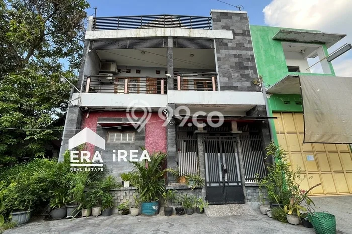 Rumah Strategis Modern Lb 250m2 di Jebres, Surakarta Rumah Strategis Modern Lb 250m2 di Jebres, Surakarta