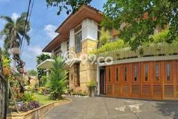 Ready to Use! Premium House LT 575m2 Desain Elegan di Cipulir Ready to Use! Premium House LT 575m2 Desain Elegan di Cipulir