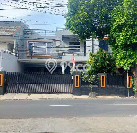 Rumah Luxury Modern Tanpa Renovasi di Cijantung Jakarta Timur Rumah Luxury Modern Tanpa Renovasi di Cijantung Jakarta Timur