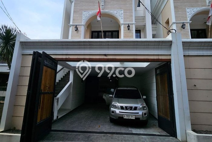Rumah Luxury Modern Tanpa Renovasi di Pejaten Jakarta Selatan Rumah Luxury Modern Tanpa Renovasi di Pejaten Jakarta Selatan