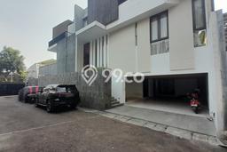 For Sale! Premium House LT 200m2 Desain Elegan di Ampera For Sale! Premium House LT 200m2 Desain Elegan di Ampera