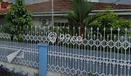 Ready to Use! Premium House LT 240m2 Desain Elegan di Duri Kepa Ready to Use! Premium House LT 240m2 Desain Elegan di Duri Kepa