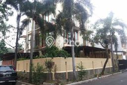 Rumah Mewah LB 300m2 Siap Pakai Desain Elegan di Puri Indah, Jakarta Barat Rumah Mewah LB 300m2 Siap Pakai Desain Elegan di Puri Indah, Jakarta Barat