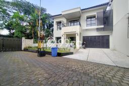 Ready to Use! Premium House LT 418m2 Desain Elegan di Kebagusan Ready to Use! Premium House LT 418m2 Desain Elegan di Kebagusan