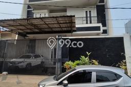 Jual Rumah Luas Elegan Dengan View Cantik di Taman Ratu, Jakarta Barat Jual Rumah Luas Elegan Dengan View Cantik di Taman Ratu, Jakarta Barat