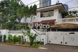 Hunian Mewah LB 300m2 Siap Pakai Desain Elegan di Simprug Garden, Jakarta Selatan Hunian Mewah LB 300m2 Siap Pakai Desain Elegan di Simprug Garden, Jakarta Selatan