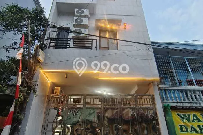 Kost Dijual di Tanjung Duren dengan 13 KT dan Luas 200m2 Kost Dijual di Tanjung Duren dengan 13 KT dan Luas 200m2