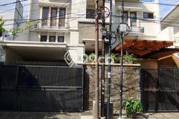 Sewa Rumah Modern di Kebayoran Baru Siap Pakai dan Kondisi Bagus Sewa Rumah Modern di Kebayoran Baru Siap Pakai dan Kondisi Bagus