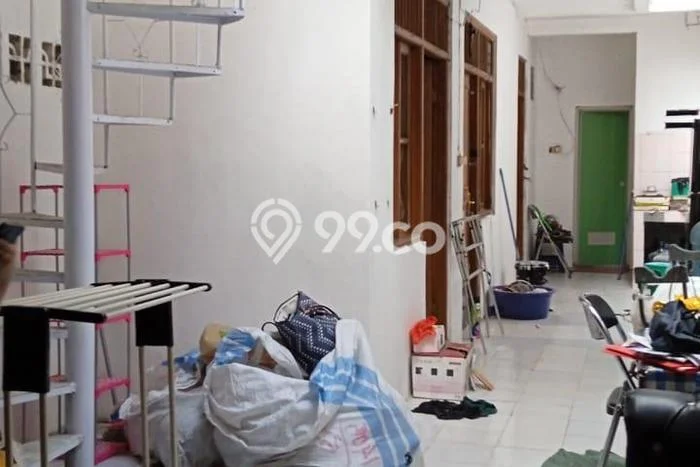 Rumah Nyaman 2 KT LB 100m2 Kondisi Bagus di Gajah Mada Rumah Nyaman 2 KT LB 100m2 Kondisi Bagus di Gajah Mada