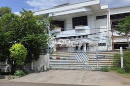 Rumah Elit Modern Siap Huni di Sunrise Garden Jakarta Barat Rumah Elit Modern Siap Huni di Sunrise Garden Jakarta Barat