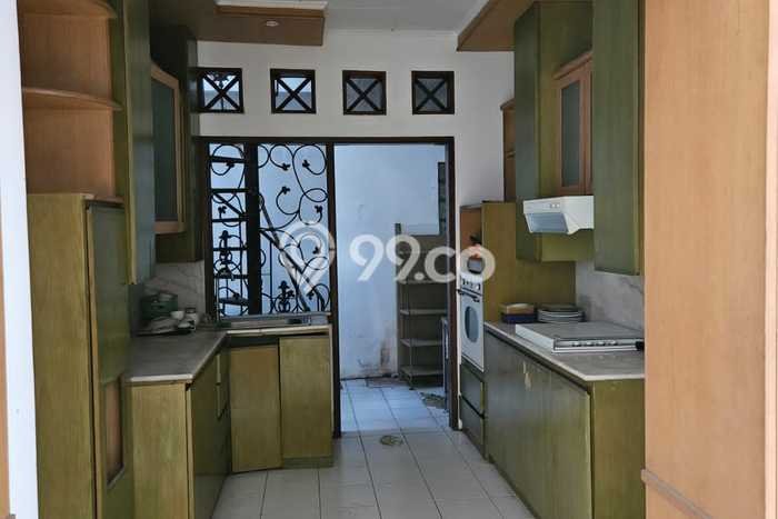 Hunian Mewah LB 300m2 Siap Huni Desain Elegan di Cireundeu, Tangerang Hunian Mewah LB 300m2 Siap Huni Desain Elegan di Cireundeu, Tangerang