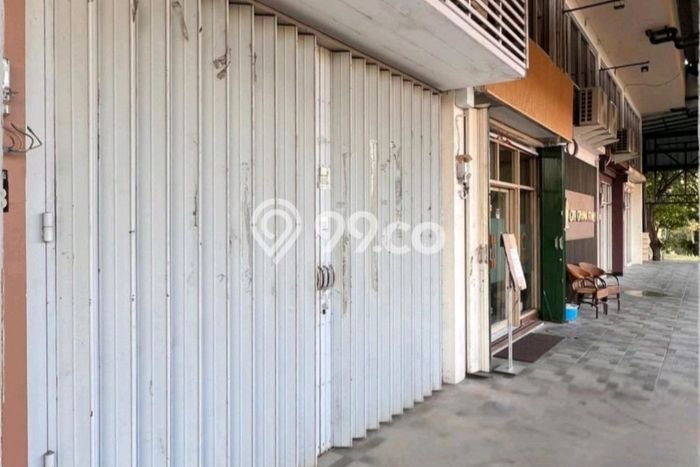 Unit Ruko Dijual di Surabaya LT 48m2 & LB 144m2 Unit Ruko Dijual di Surabaya LT 48m2 & LB 144m2