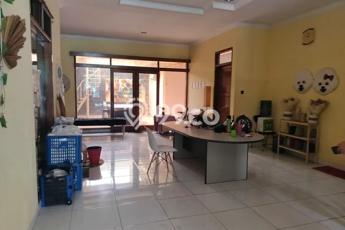 Hunian Elit LB 180m2 Siap Pakai Desain Elegan di Peta, Bandung Hunian Elit LB 180m2 Siap Pakai Desain Elegan di Peta, Bandung