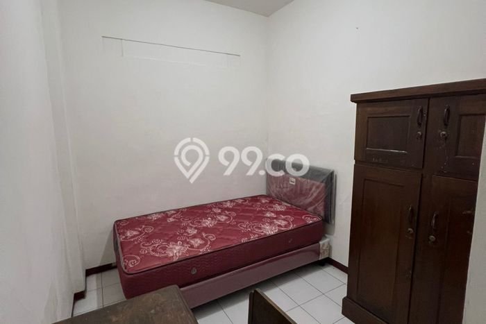 Rumah Kost untuk Dijual di Tenggilis Mejoyo dengan 17 KT, 17 KM, Luas 350m2 Rumah Kost untuk Dijual di Tenggilis Mejoyo dengan 17 KT, 17 KM, Luas 350m2