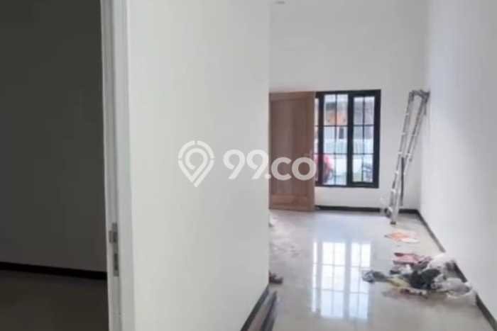 Dijual Rumah Luas Elegan Dengan View Eksklusif di Kedung Baruk, Surabaya Dijual Rumah Luas Elegan Dengan View Eksklusif di Kedung Baruk, Surabaya