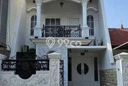 Rumah Luas Asri 4 KT Siap Pakai di Pakuwon City Surabaya Rumah Luas Asri 4 KT Siap Pakai di Pakuwon City Surabaya