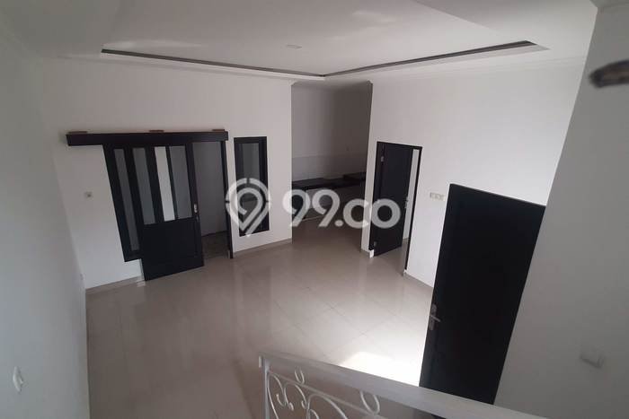 Dijual Hunian Rumah Terawat 3 Kamar di Taman Mini, Jakarta Timur Dijual Hunian Rumah Terawat 3 Kamar di Taman Mini, Jakarta Timur