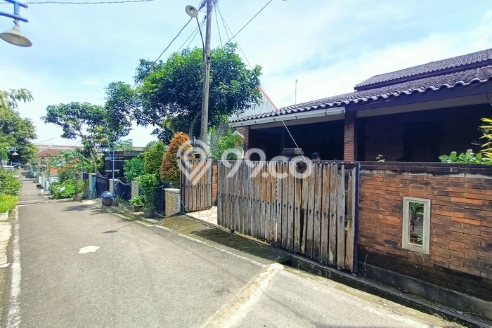 Dijual Cepat Rumah Bagus Siap Huni LB 130m2 di Semarang Barat, Semarang Dijual Cepat Rumah Bagus Siap Huni LB 130m2 di Semarang Barat, Semarang